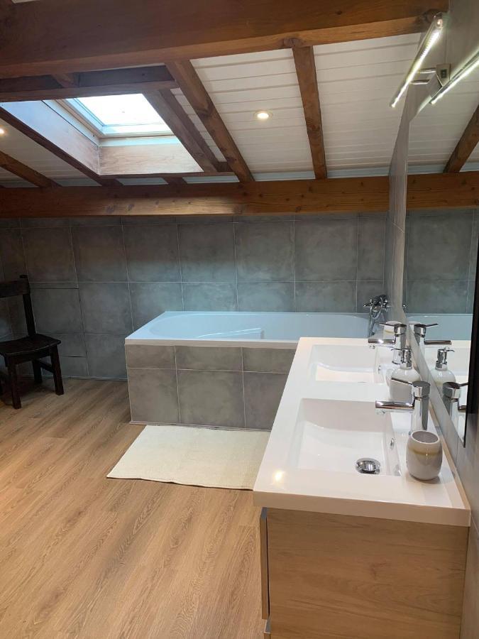 Chambre Vigne, Piscine Spa Fitness Lugon et l’Ile du Carney エクステリア 写真